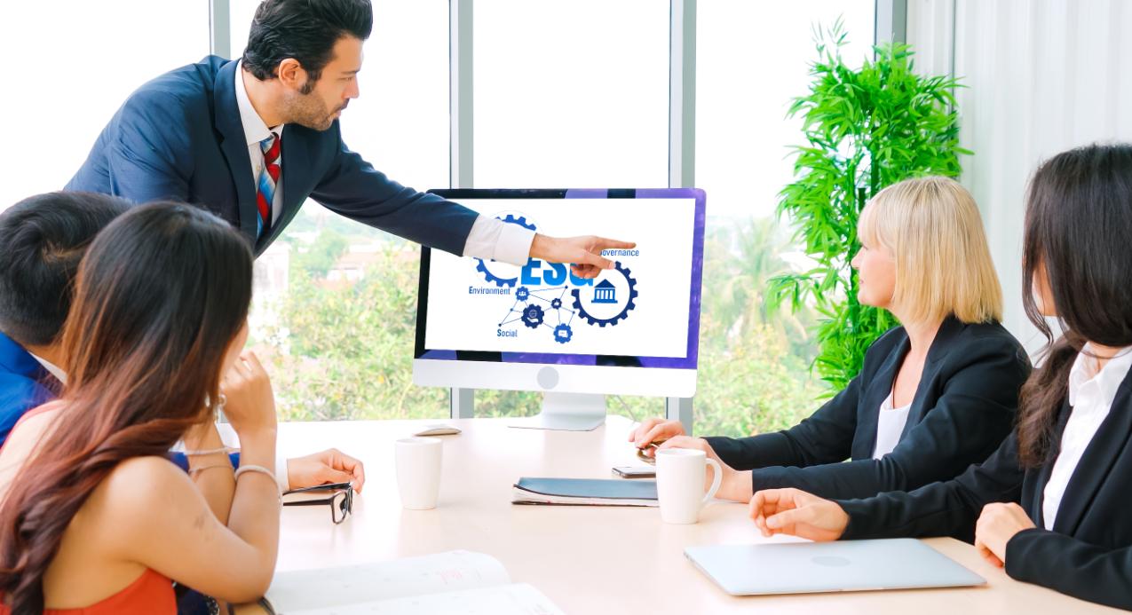 How to Pitch Staff Augmentation Services to Businesses