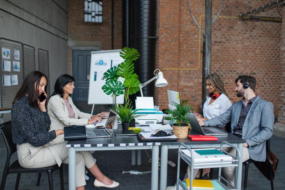 Remote vs Hybrid: Which Works Best for Your Business?